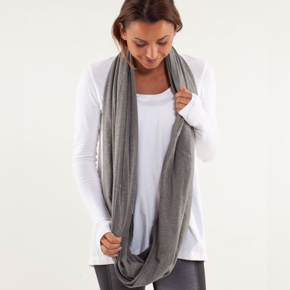 NWT lululemon Deja Vu Gray Women's Scarf